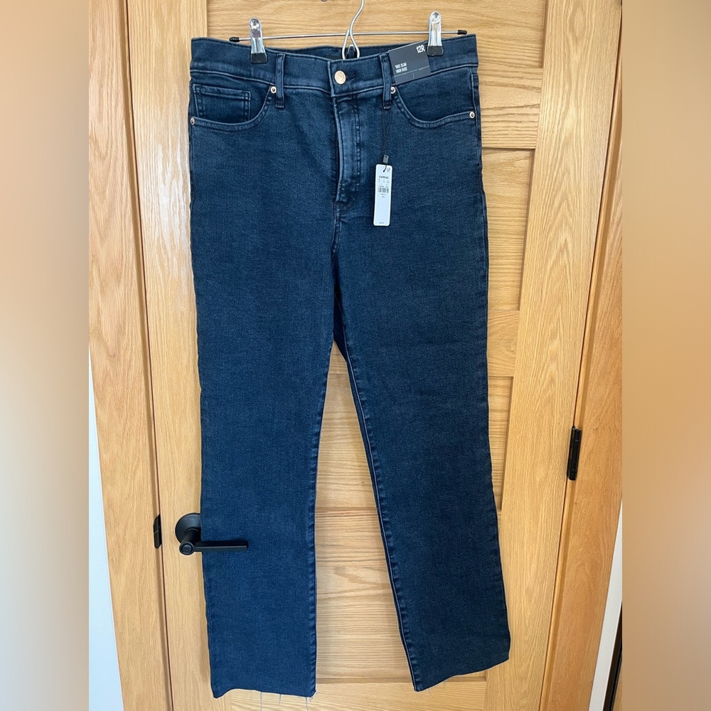 Express high-waisted dark wash raw hem 90’s slim nwt